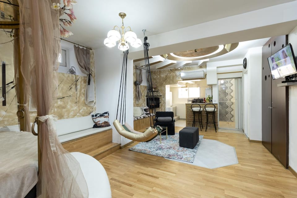 Communal lounge/ TV room, Living room, air conditioner