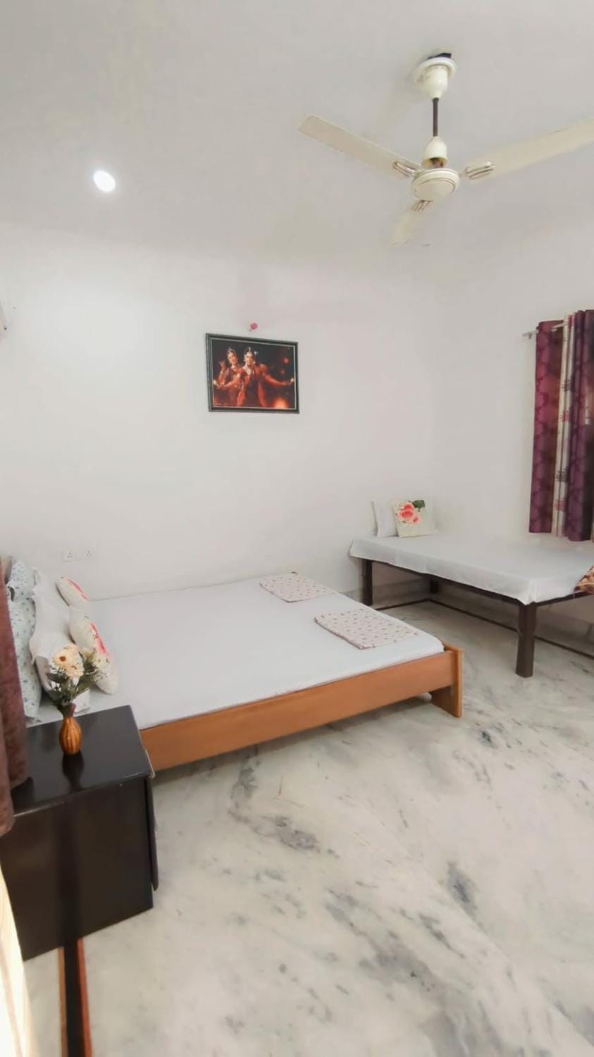 kridha homestay with kitchen Near Prem Mandir Apartment in Uttar Pradesh