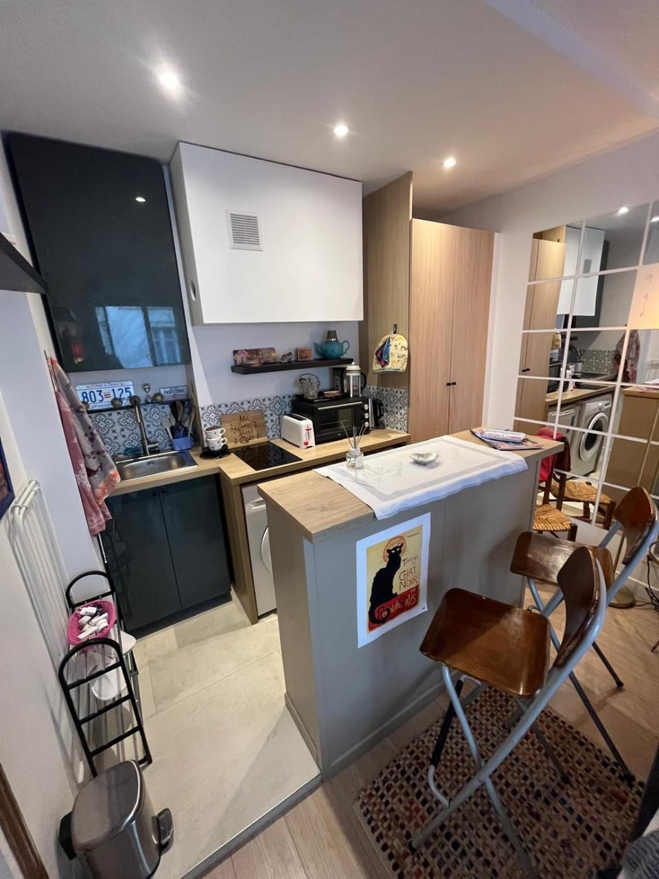 COSY and CHARMING in HISTORIC MONTMARTRE Vacation rental in Paris