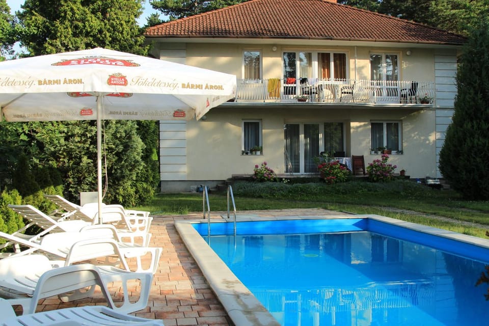 Swimming pool, Swimming pool