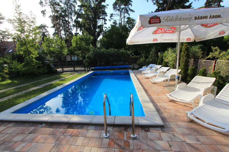 Swimming pool, Swimming pool