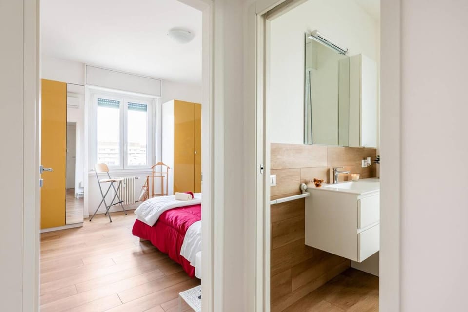 Bed, Bathroom, Photo of the whole room, Bedroom