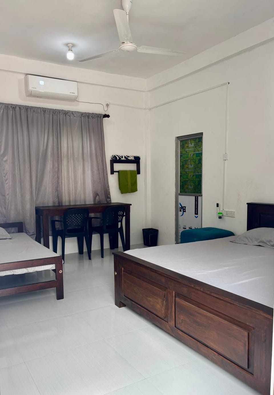 Bed, air conditioner