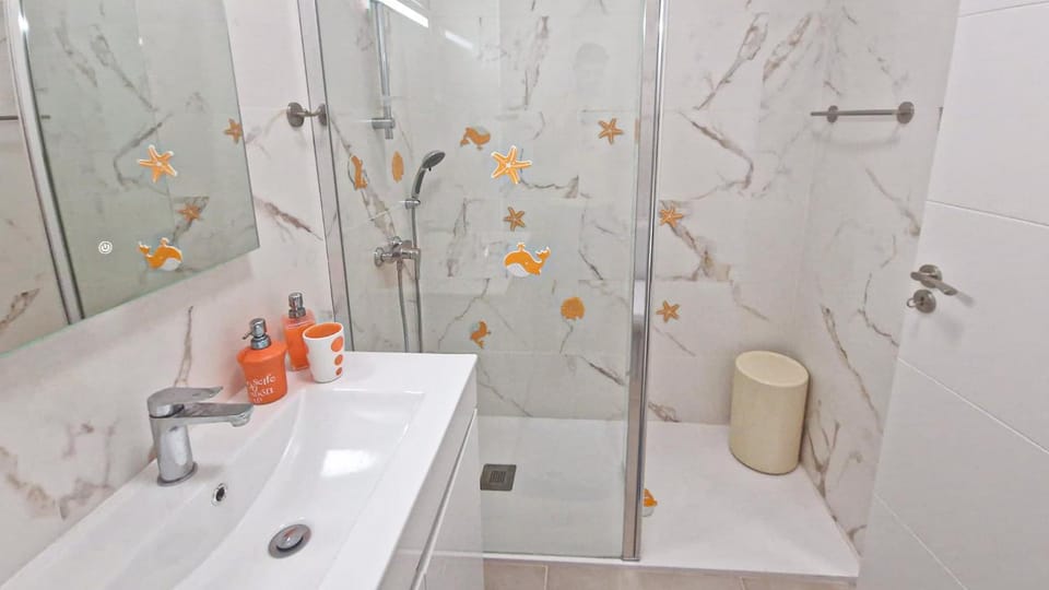Shower, Bathroom