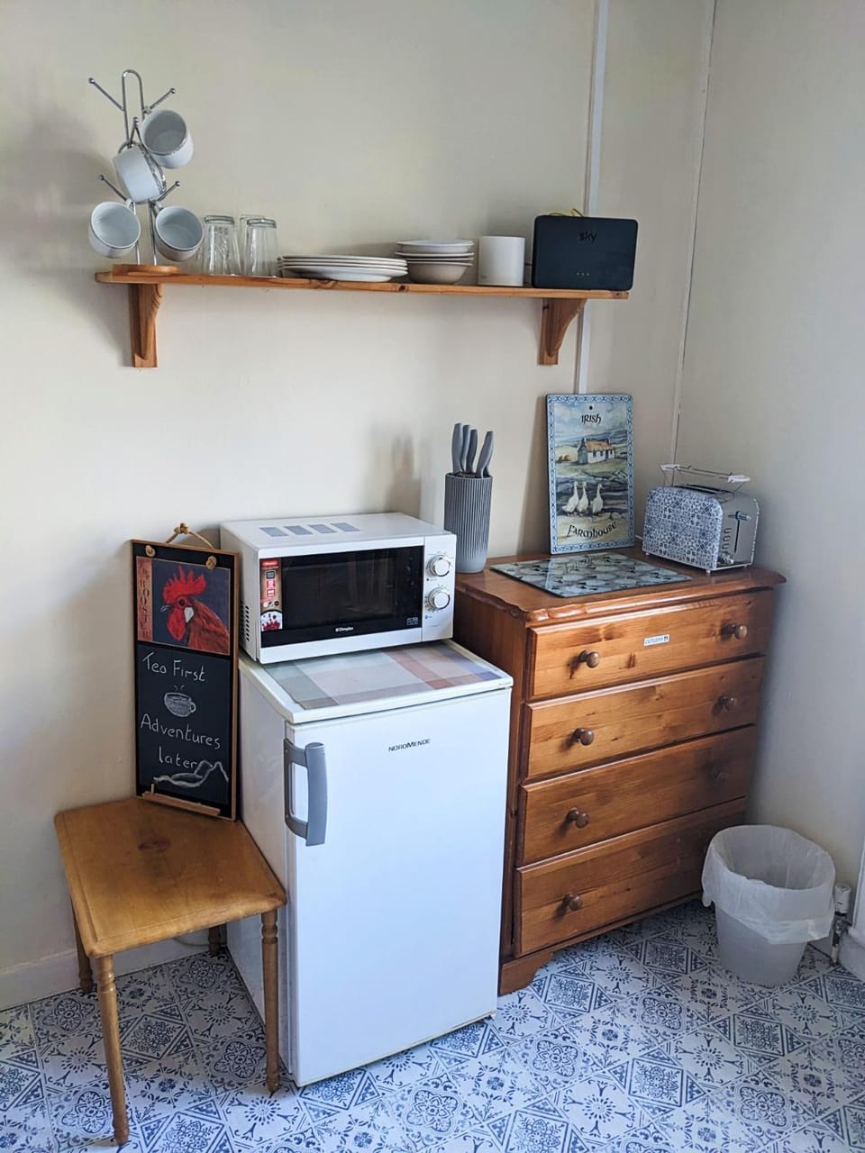 Kitchen or kitchenette, Communal kitchen