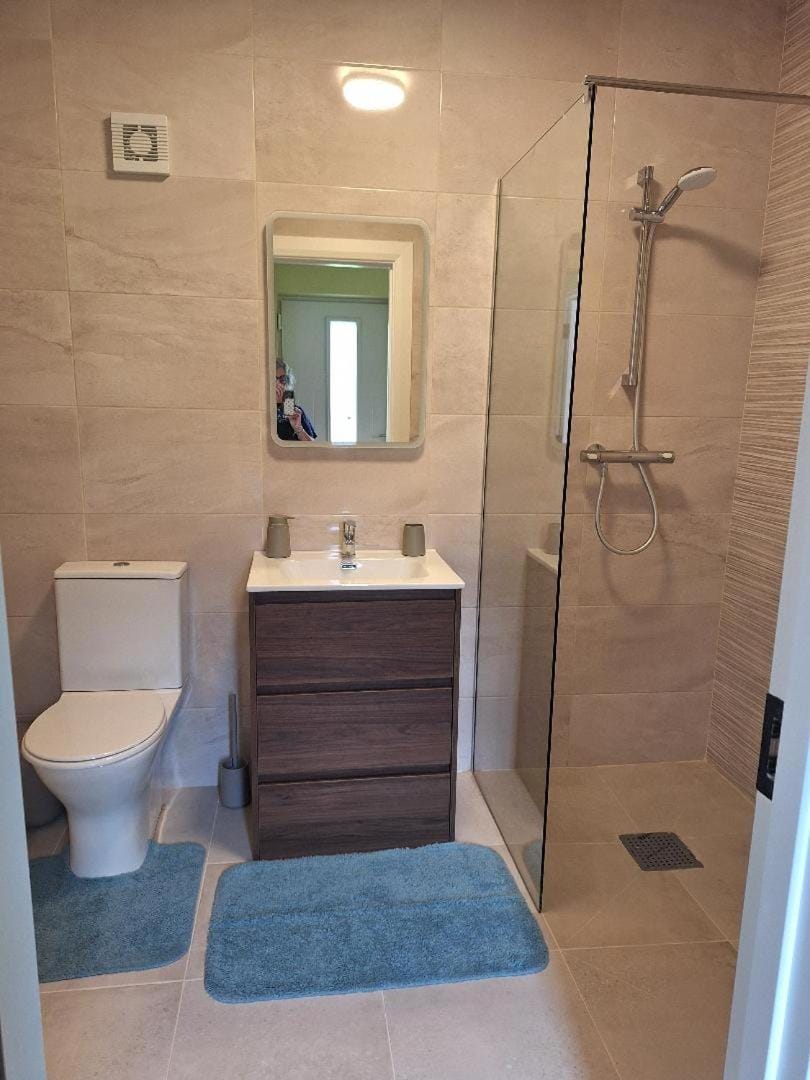 Shower, Toilet, Bathroom