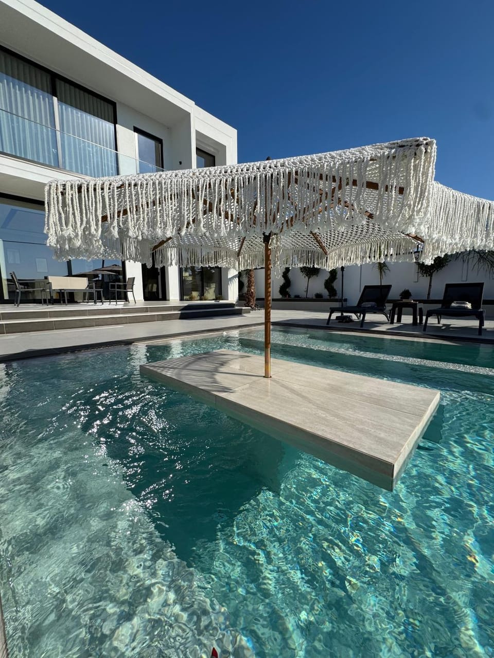Billiard, Swimming pool