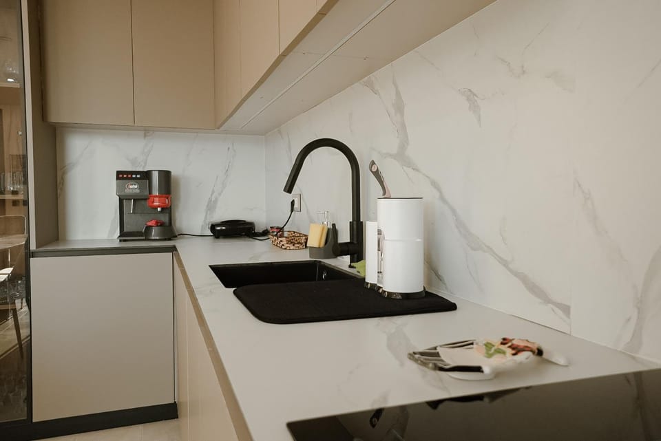 Coffee/tea facilities, Kitchen or kitchenette, minibar, stove, toaster