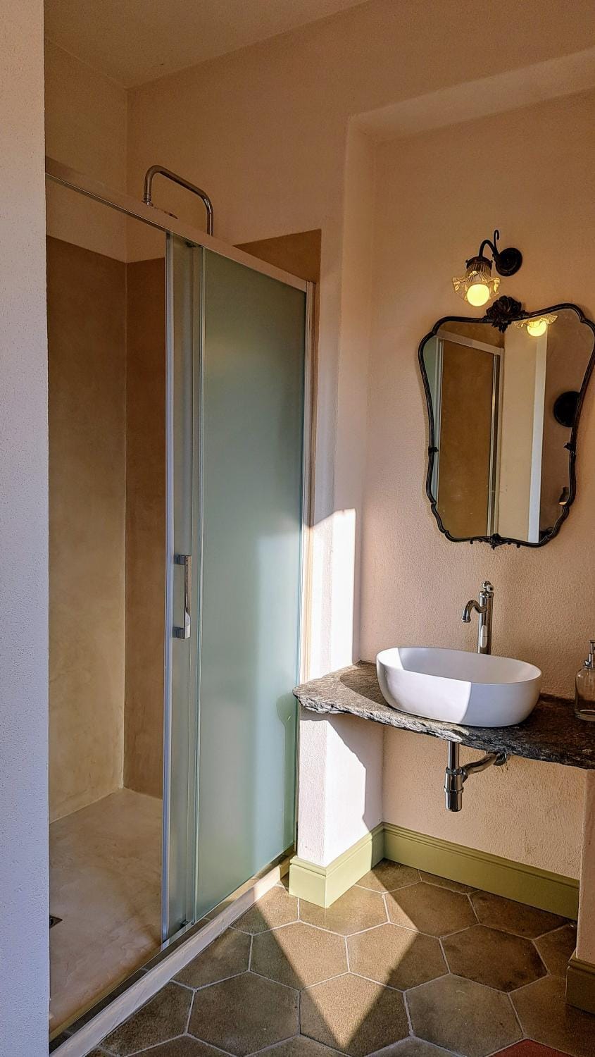 Shower, Bathroom, Decorative detail