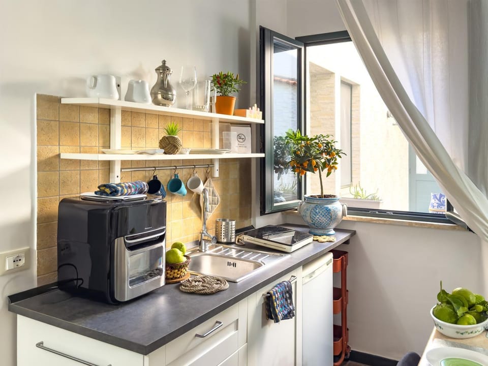 Coffee/tea facilities, Kitchen or kitchenette, pet friendly