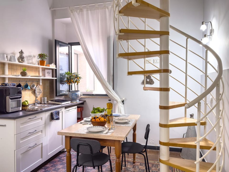 Kitchen or kitchenette, Dining area, stove