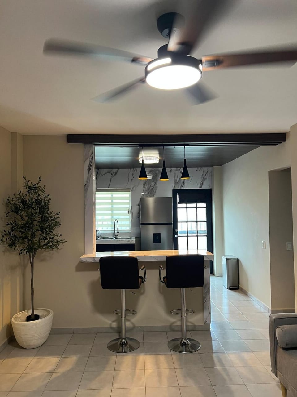 Kitchen or kitchenette, Dining area