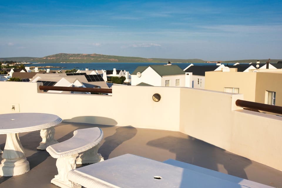 View (from property/room), Balcony/Terrace, Dining area