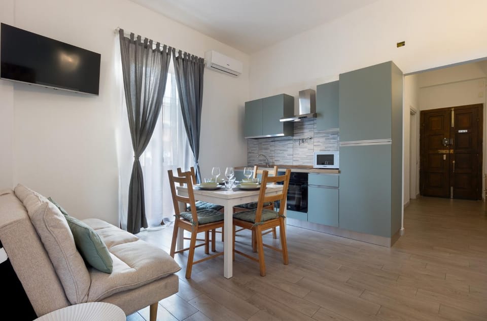 Kitchen or kitchenette, Living room