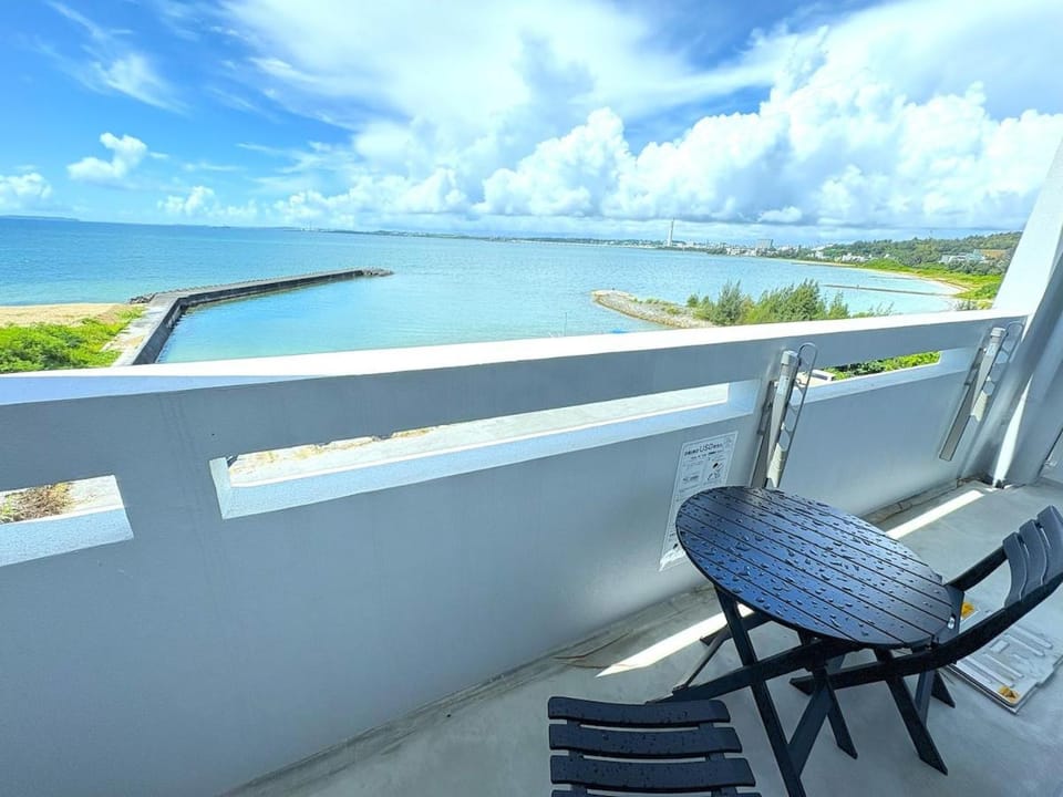 Crest Blue 403-オーシャンフロント! 新築マンション! Apartment in Okinawa Prefecture