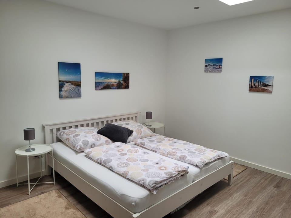 Property building, Living room, Bedroom