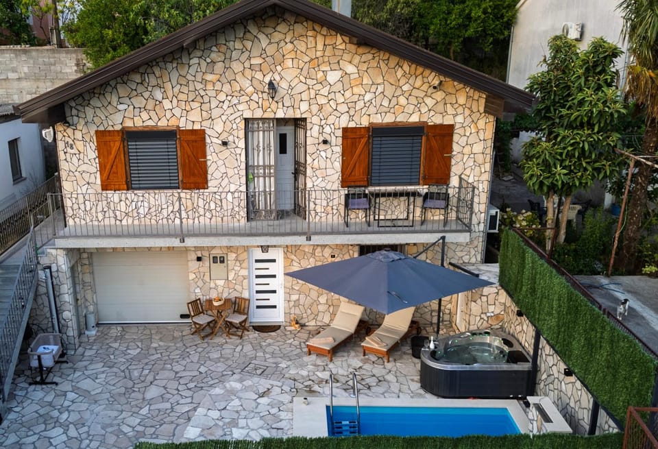 Property building, Pool view, Swimming pool, sunbed