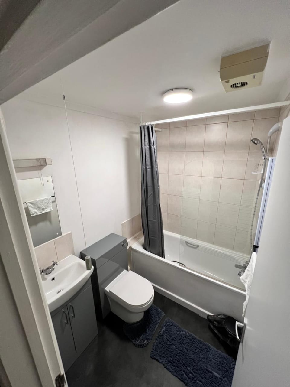 Whole Flat - Free Parking - Cathedral & Canal View Apartment in Lincoln