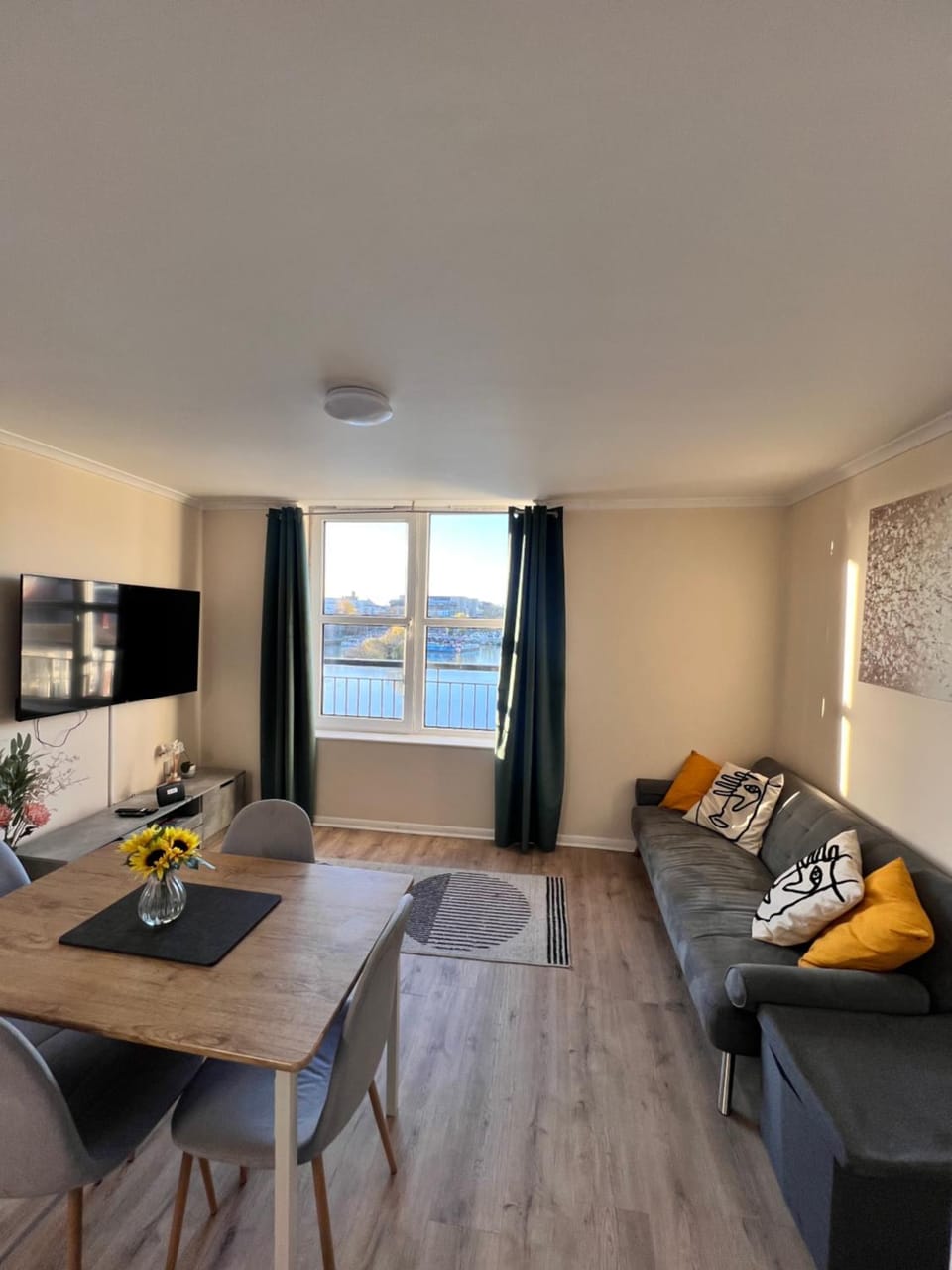 Whole Flat - Free Parking - Cathedral & Canal View Apartment in Lincoln