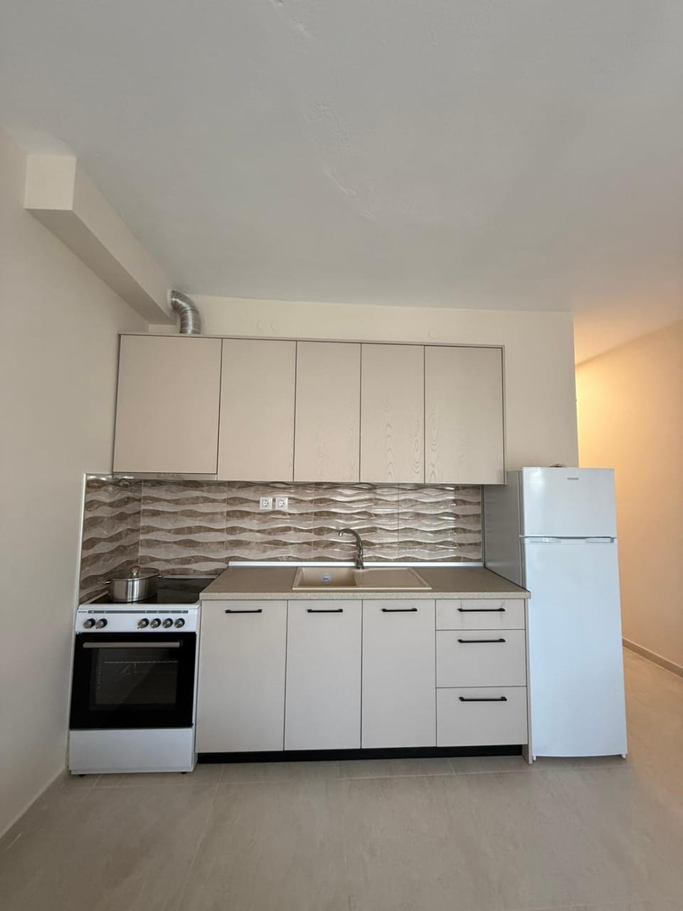 Kitchen or kitchenette, oven, stove