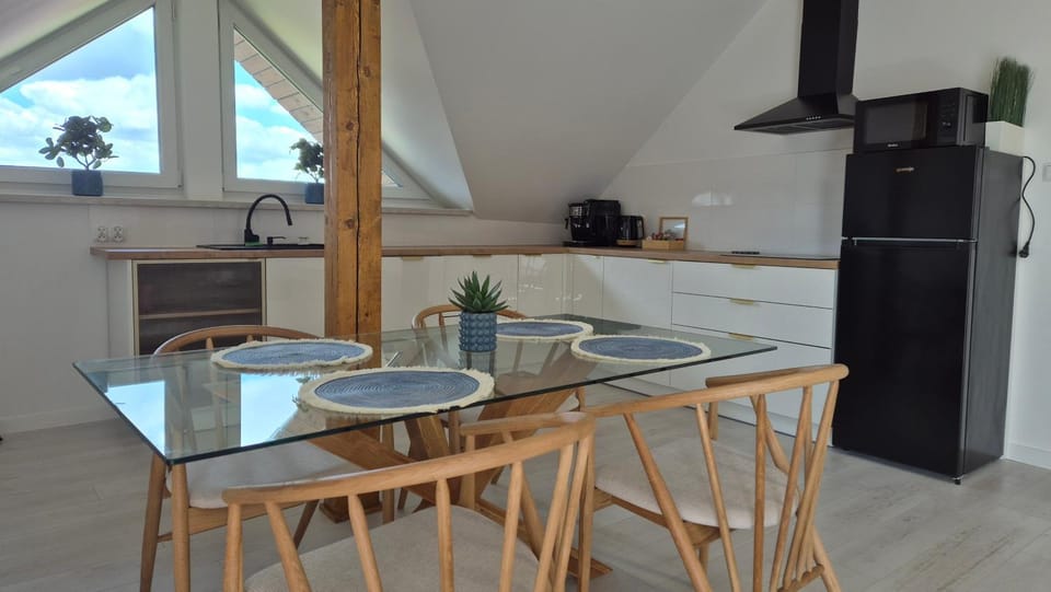 Kitchen or kitchenette, Dining area, pet friendly, stove