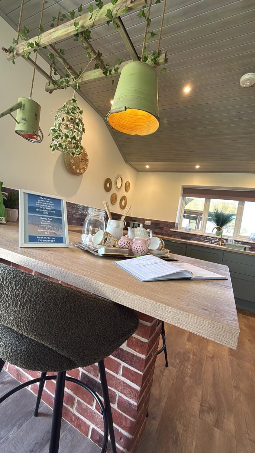 California Fields 2 Brand new open may House in England
