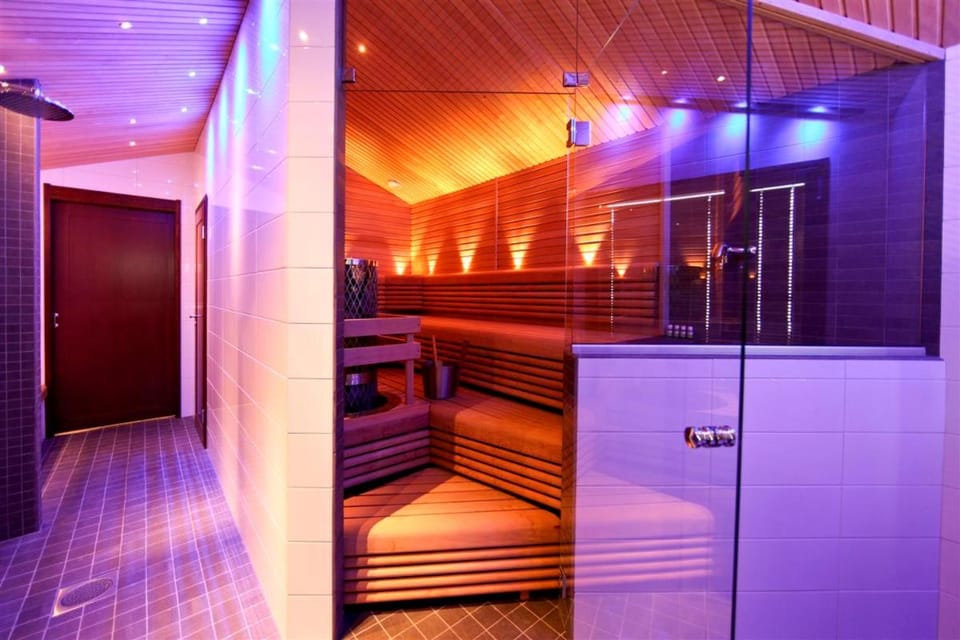 Sauna, Bathroom