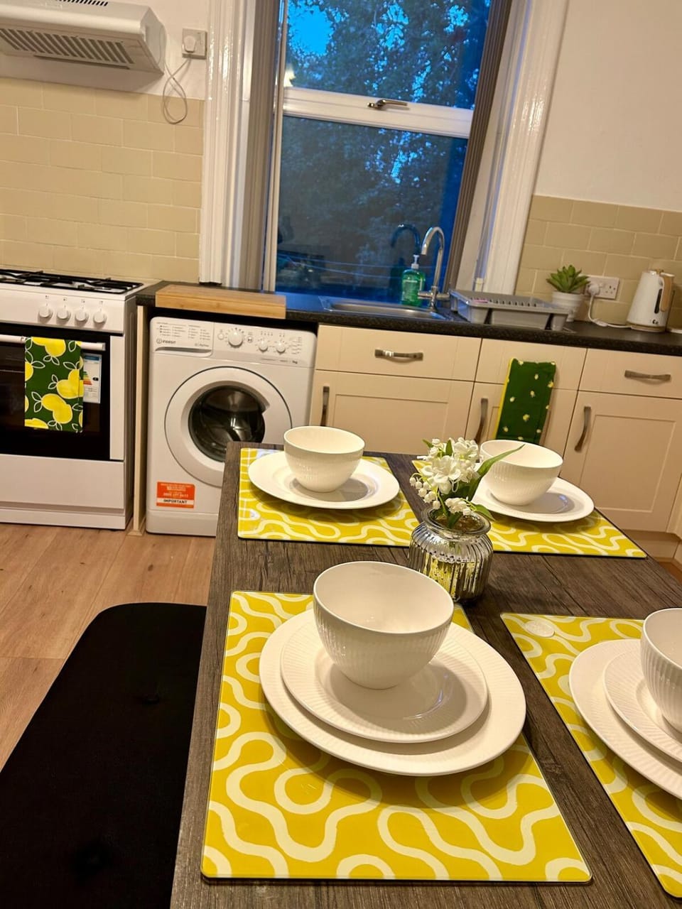 Spacious 4BR Home in Leeds city - Free Parking House in Leeds
