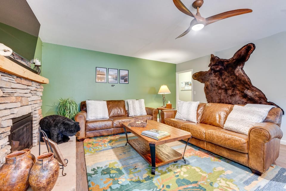Private Hot Tub - Riverfront Cabin In Estes Park! Cabin in Estes Park