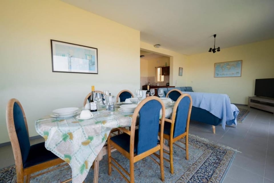 3 Bdr Apt with Panoramic Valley Beach Views Apartment in Malta