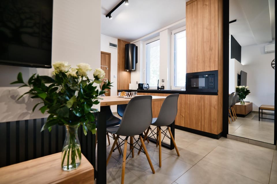 TV and multimedia, Kitchen or kitchenette, Living room, Other, Other, Other, Seating area, Dining area, oven