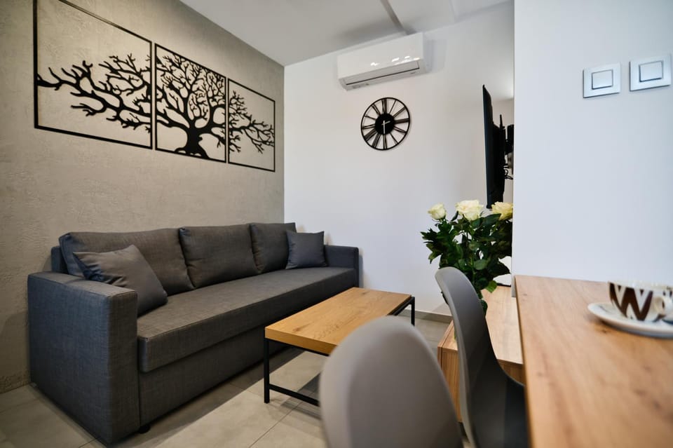 Living room, Other, Other, Other, Seating area, towels, towels