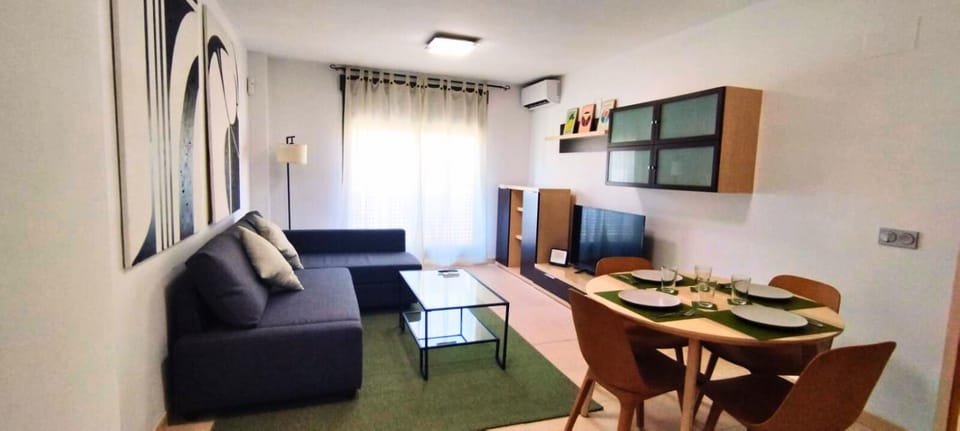TV and multimedia, Living room, Seating area, Dining area, air conditioner