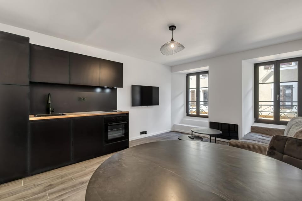 Studio de charme rénové calme et lumineux Apartment in Thonon-les-Bains