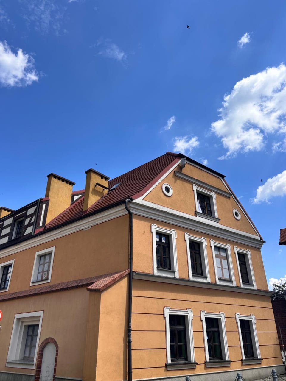 Property building, Day, Location