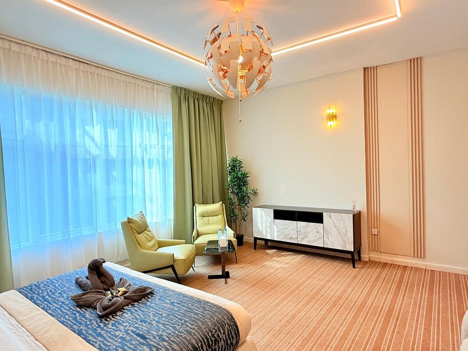 Seating area, Bedroom