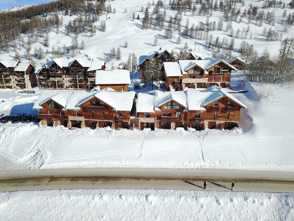 Property building, Bird's eye view