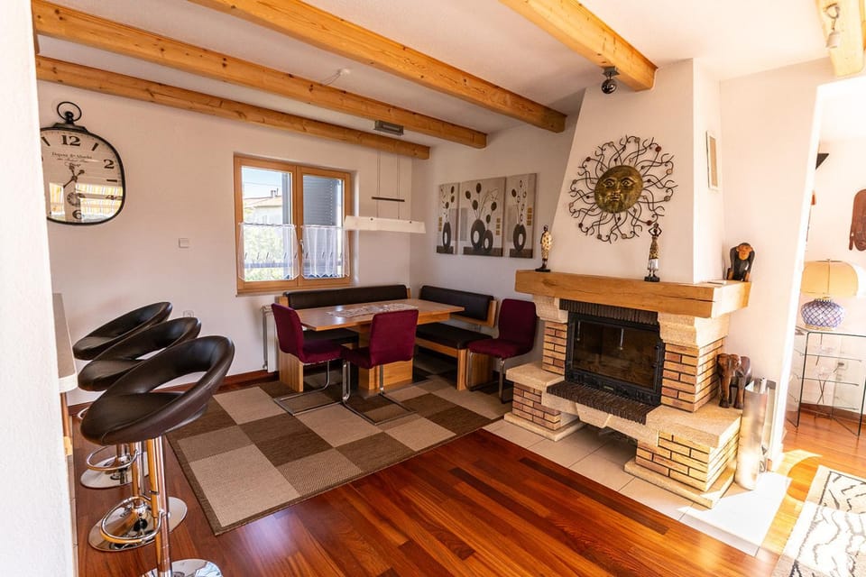 Living room, Dining area, fireplace