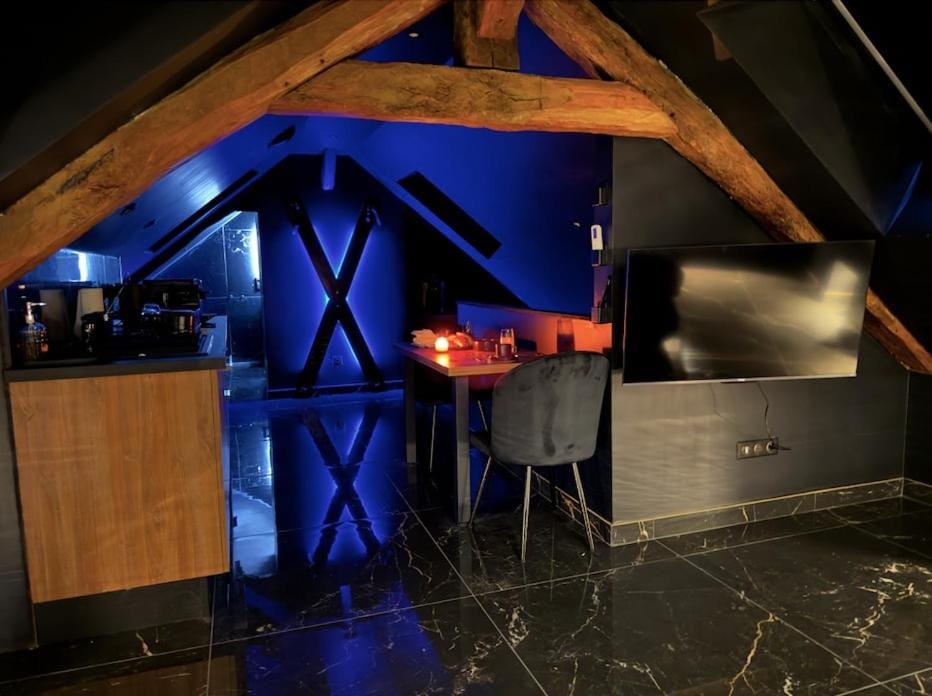 Climatisé - BlackRoom - Balnéo - Ciel étoilé Apartment in Switzerland