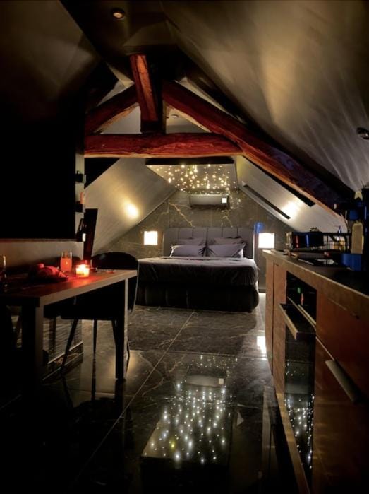 Climatisé - BlackRoom - Balnéo - Ciel étoilé Apartment in Switzerland