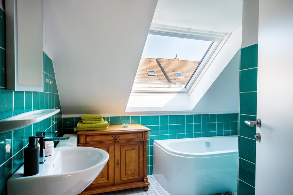 Bathroom, Bath, towels