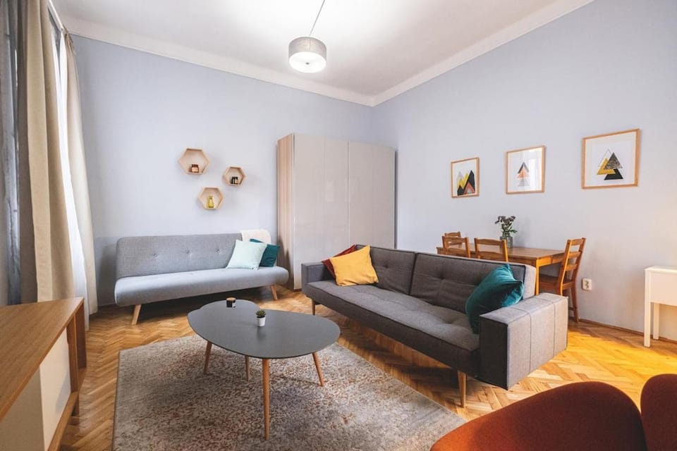 Central Charm Cozy City Nest Apartment in Budapest