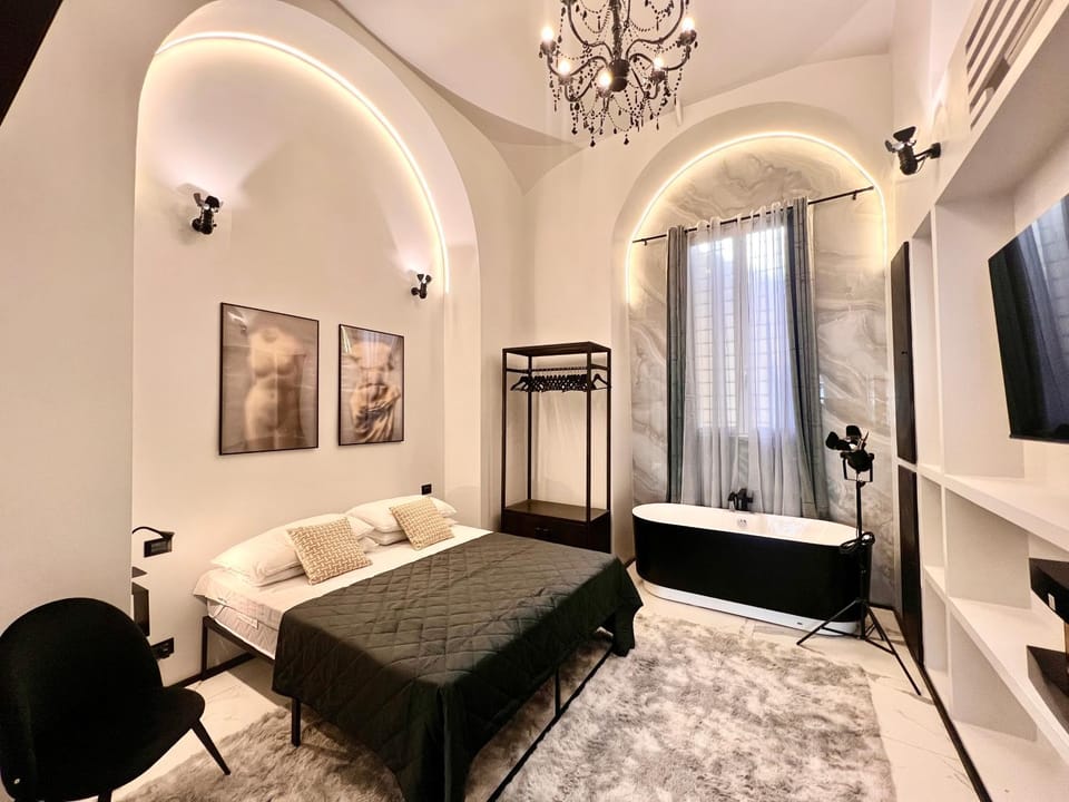 Bed, TV and multimedia, Photo of the whole room, Bedroom, air conditioner