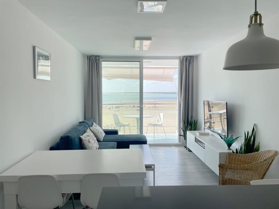 Apartamento en primera linea de playa Apartment in Sanlúcar de Barrameda