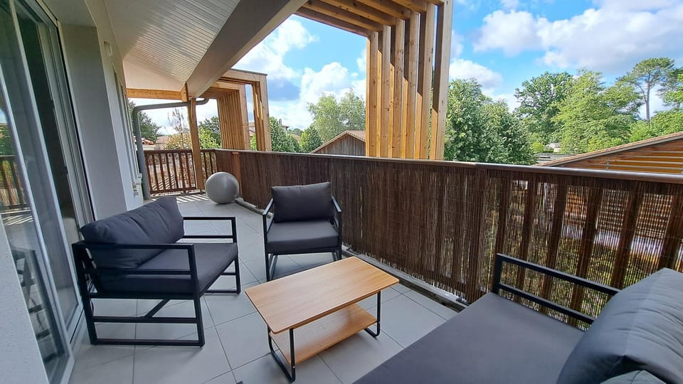 Day, Balcony/Terrace