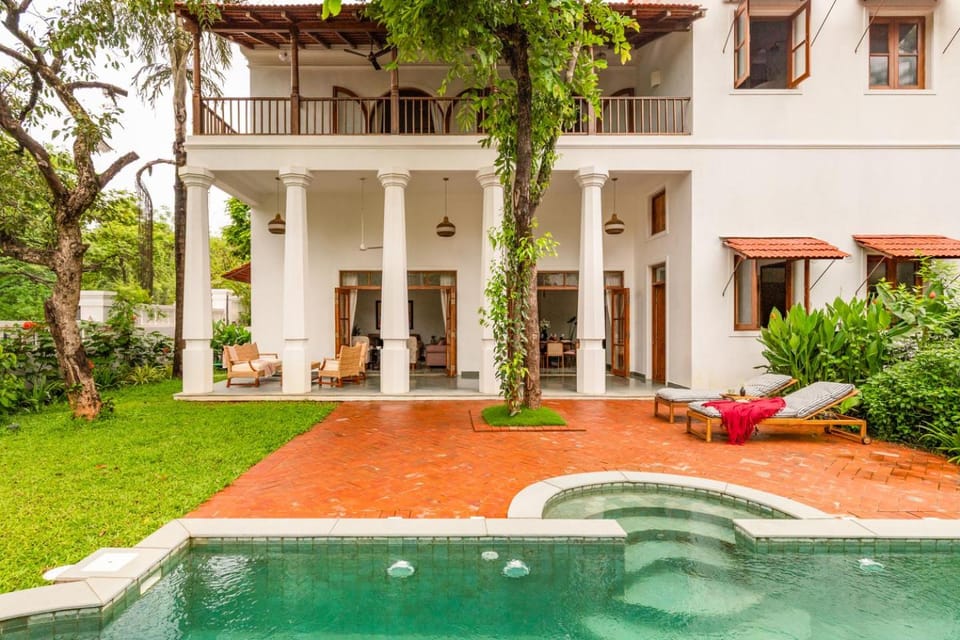 Property building, Garden, Balcony/Terrace, Swimming pool