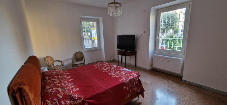 Bed, TV and multimedia, Photo of the whole room, Bedroom, air conditioner