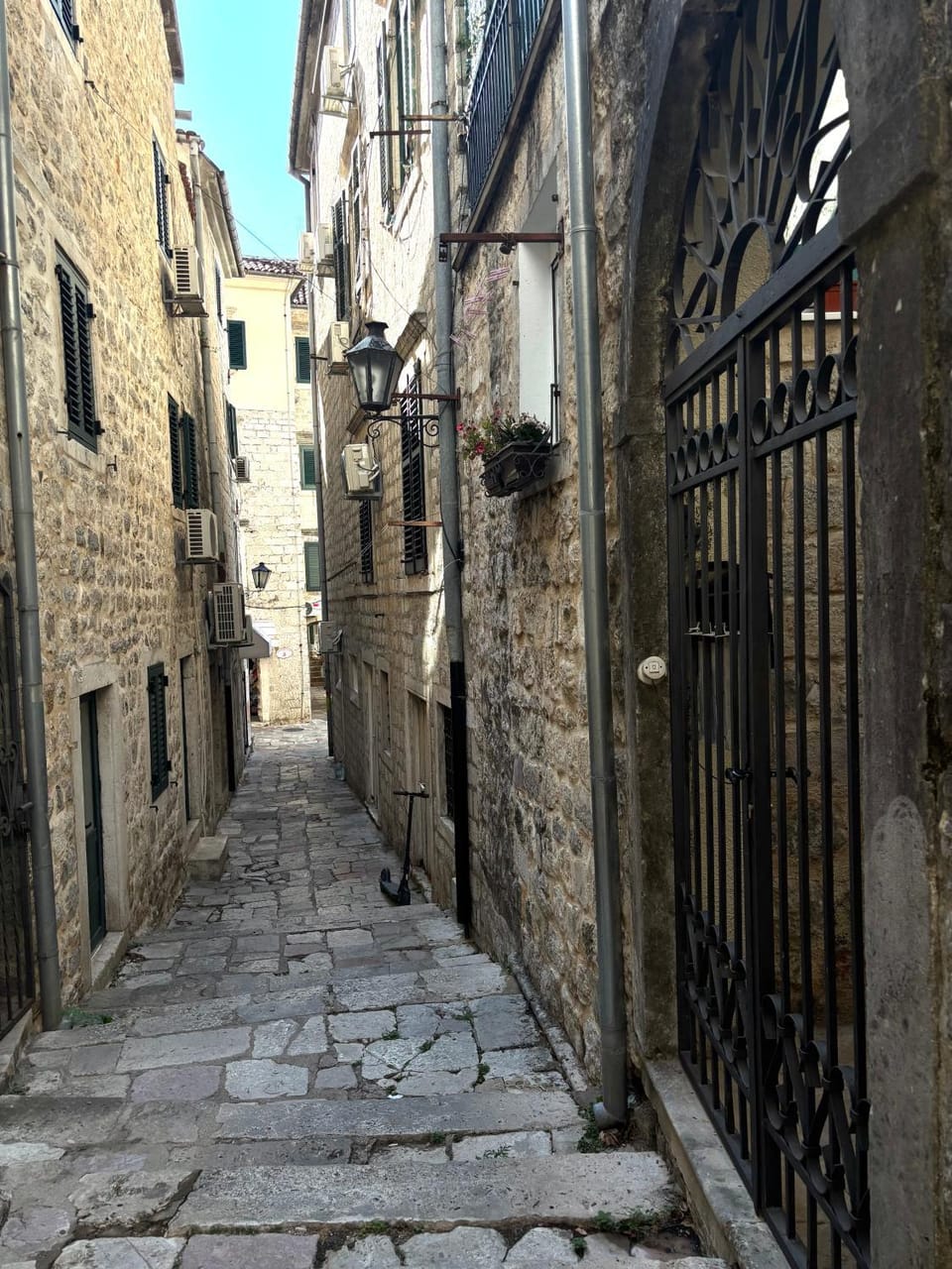 Neighbourhood, City view