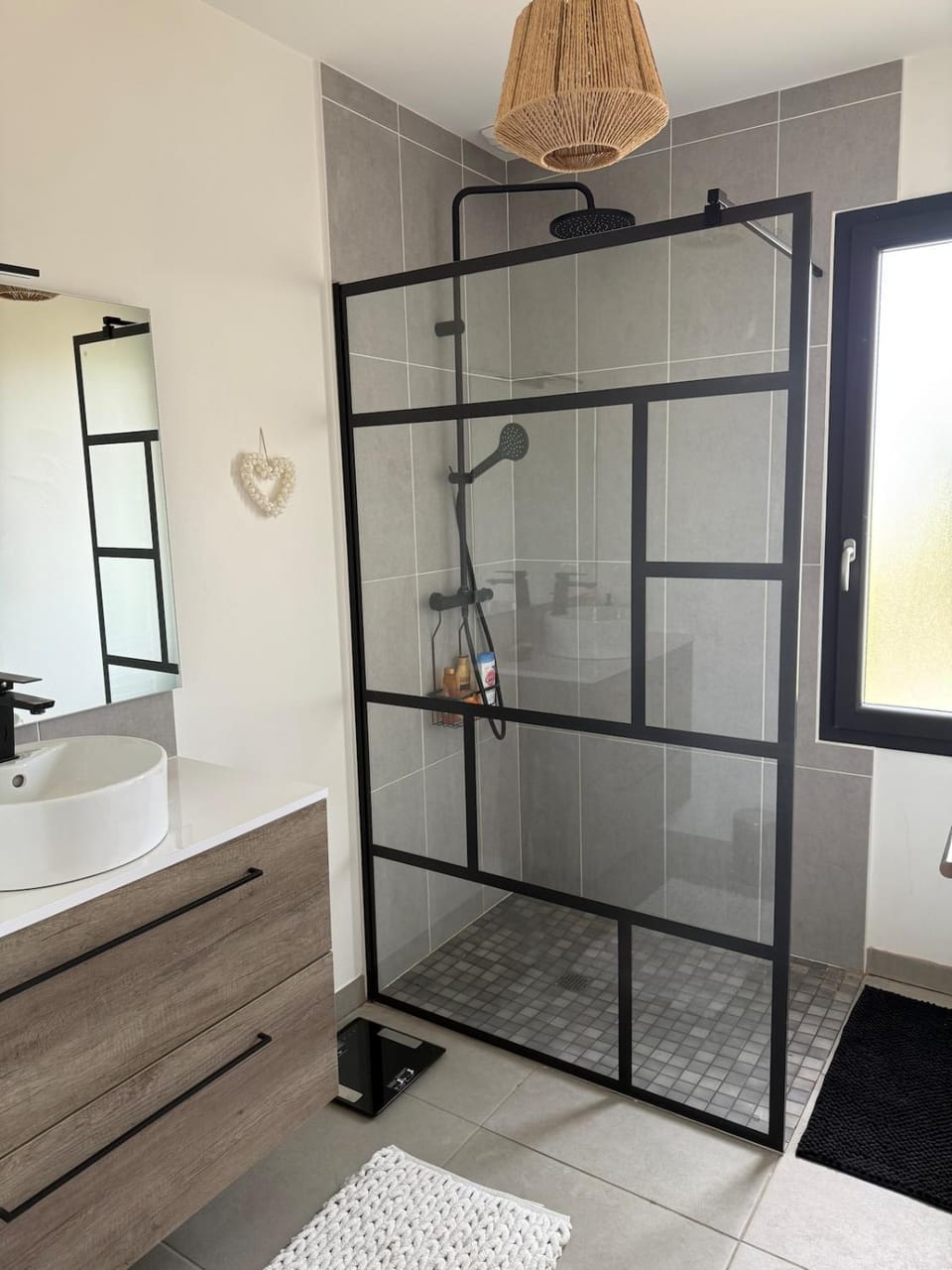 Shower, Bathroom, towels