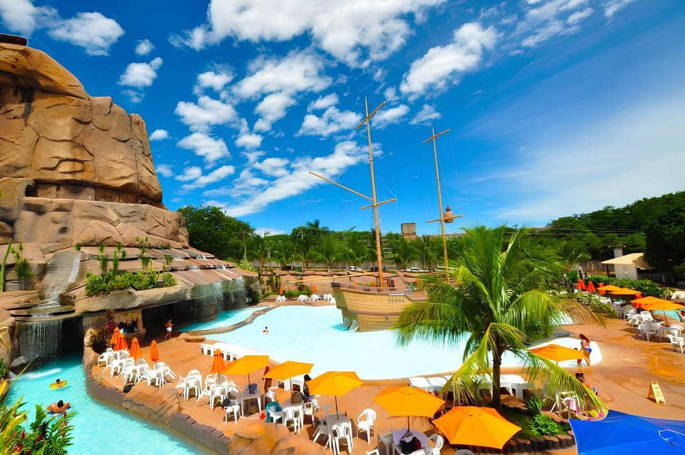 Nearby landmark, Spring, Day, Natural landscape, Aqua park, Pool view, Swimming pool, sunbed